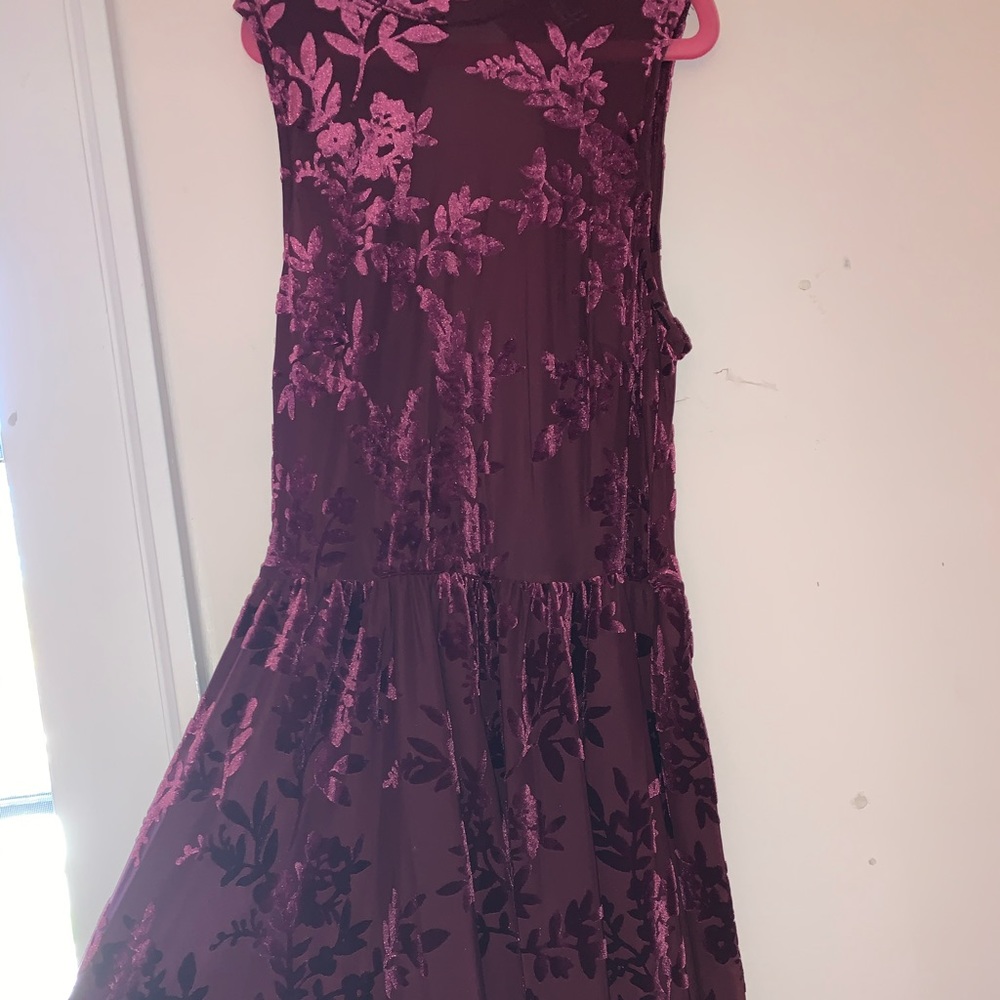 Gorgeous burgundy floral dress ❤️